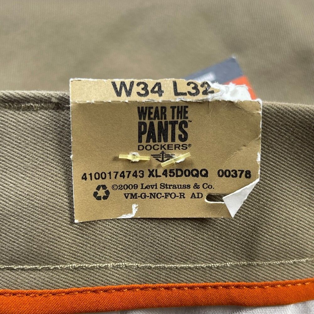 Dockers D3 Pants Men's 34 x 32 Khaki Cotton Flat Front Classic Fit Slash Pockets - Picture 7 of 14